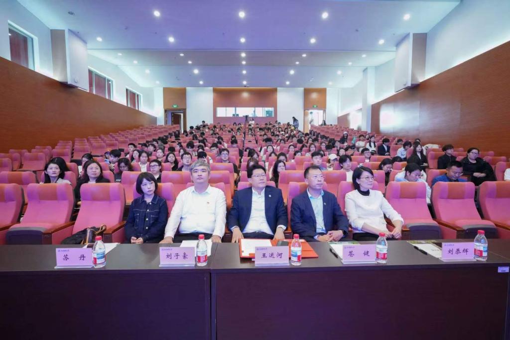 学校举办2026年学生海外交流项目总结分享暨2027年...